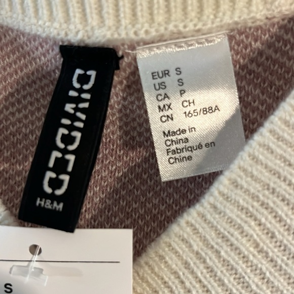 NWT H & M Lightweight (Light Purple and Off-White) Sleeveless Vest. Size: Small. - Picture 4 of 14